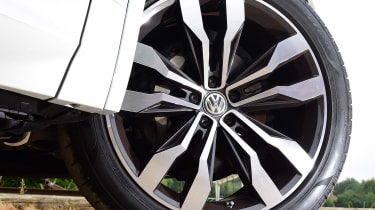 Volkswagen Touareg - wheel