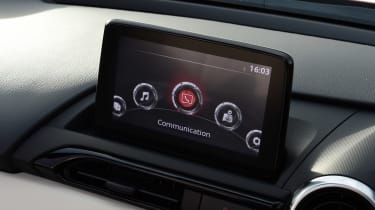 Mazda MX-5 Homura - touchscreen