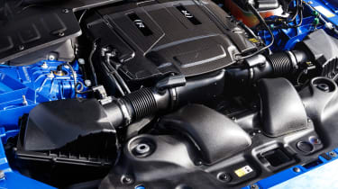 Jaguar XJR 575 - engine