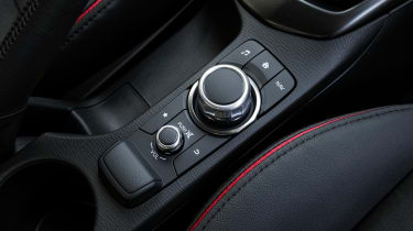 Mazda 2 - rotary controls