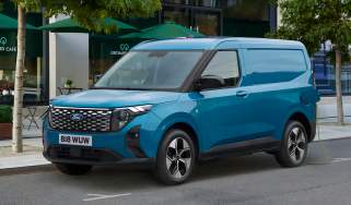 2025 Ford E-Transit Courier - front 3/4