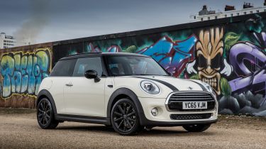 MINI Cooper - front static