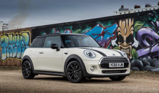 MINI Cooper - front static