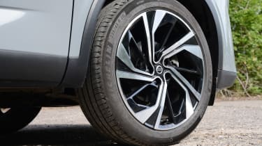 Nissan Qashqai - alloy wheels