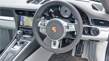 Porsche 911 Carrera 4S interior