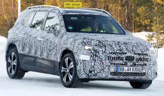 Mercedes GLB spy shot - dynamic front 3/4