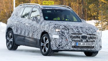 Mercedes GLB spy shot - dynamic front 3/4