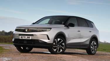 Vauxhall Grandland - front static 