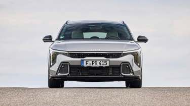 Kia K4 Sportswagon - front static