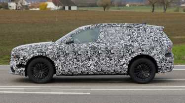 Audi Q7 spy shot - left side profile