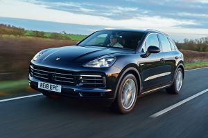 Porsche Cayenne E-Hybrid - front tracking