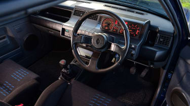 Renault 5 GT Turbo - dash