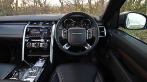 Used Land Rover Discovery 5 - dash