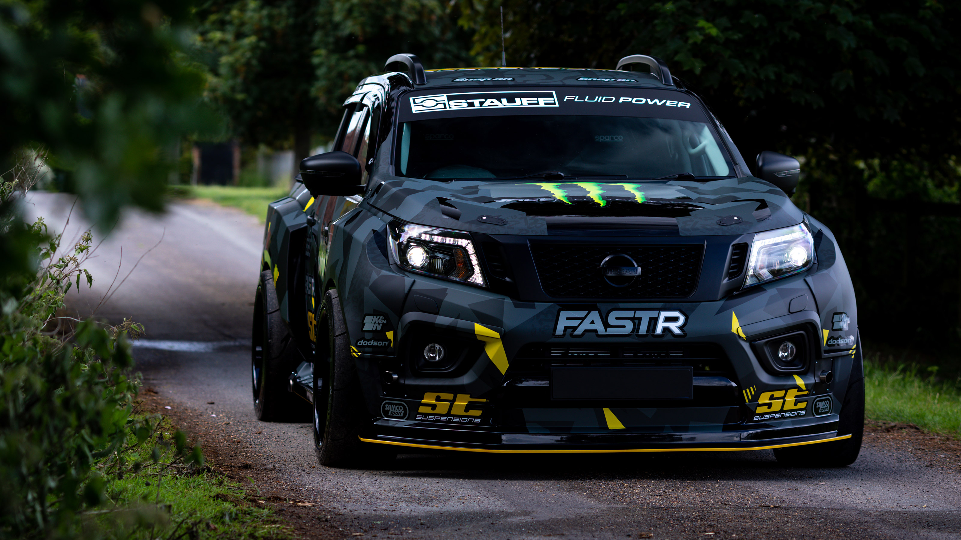 The Nissan Navara-R is a 1000bhp GT-R-powered pick-up