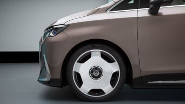 Mercedes VLE - wheel