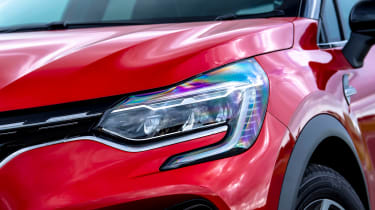 Renault Captur E-Tech - headlights