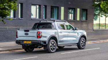 Ford Ranger - rear town