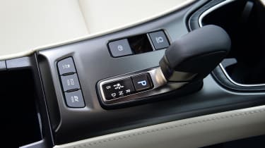 Lexus LBX - gear selector
