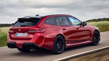 BMW M5 Touring - rear tracking