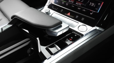 Audi e-tron - centre console
