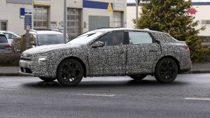 Citroen C5 electric car spy shots