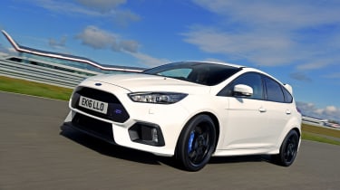 Ford Focus RS first UK drive - front tracking