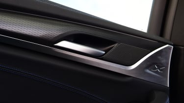 BMW iX3 - door handle