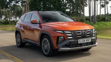 New Hyundai Tucson hybrid - front tracking 