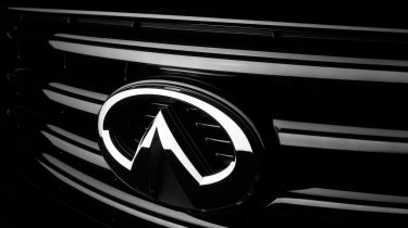 Infiniti QX70 Ultimate - badge