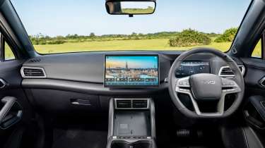 BYD Atto 2 DM-i - dashboard