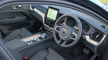 Volvo XC60 - interior