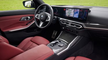 BMW 3 Series.- interior