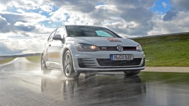 Volkswagen Golf Mk7 - driving through water (front)
