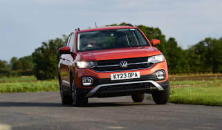 Volkswagen T-Cross Move - front cornering