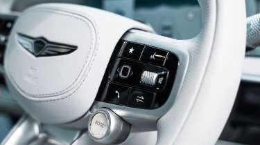 Genesis GV70 Electrified - steering wheel