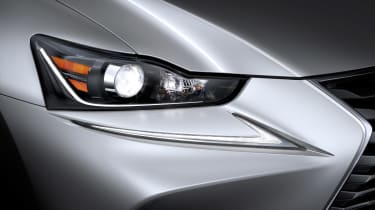 Lexus IS 2016 headlight 2