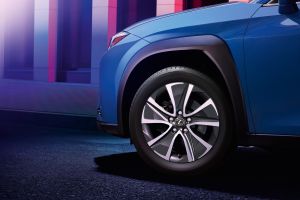 Lexus UX 300e - wheel