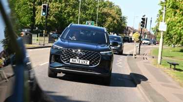 Chery Tiggo 8 - driving front full width