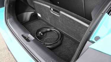 Nissan Leaf - boot, underfloor storage