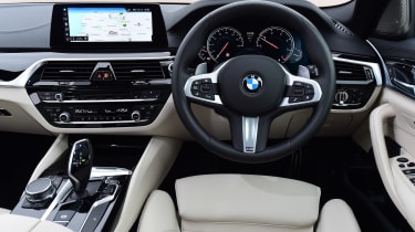 BMW 5 Series Touring - dash