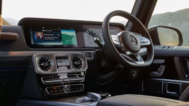 Mercedes G 350 d - interior