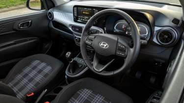 Hyundai i10 - dash