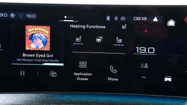 Peugeot E-3008 - infotainment, media