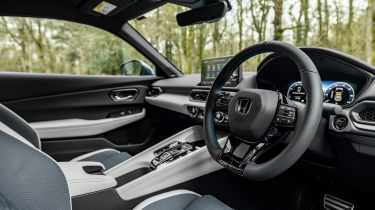 Honda Prelude UK - cabin