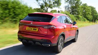 New MG HS - rear tracking