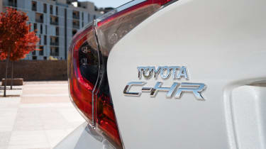 Toyota C-HR - badge