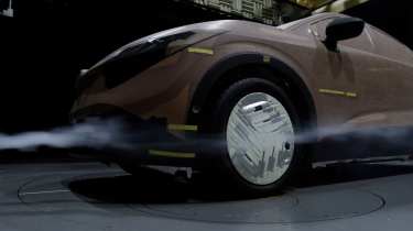 Nissan Leaf - aero-dynamics around the wheel