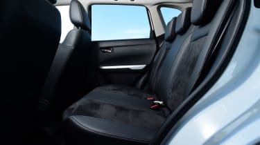Suzuki Vitara 2015 rear seats