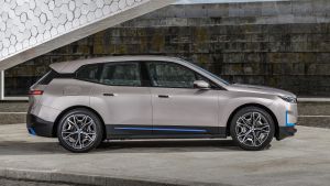 BMW%20iX%20SUV%202020-2.jpg