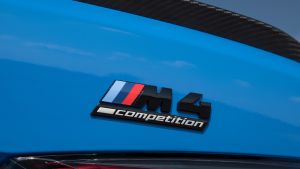 BMW M4 Competition xDrive - badge